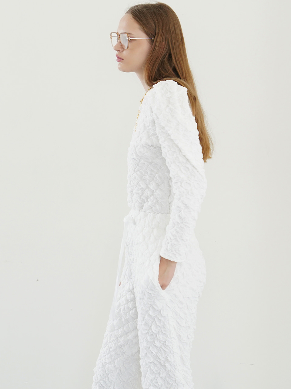 LILY embossed puff-sleeve top [WHITE]