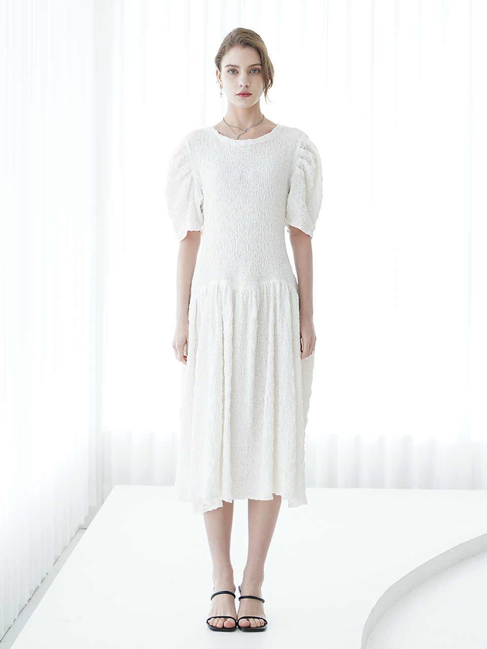 ﻿LUISA Puff-sleeve dress (WHITE)﻿