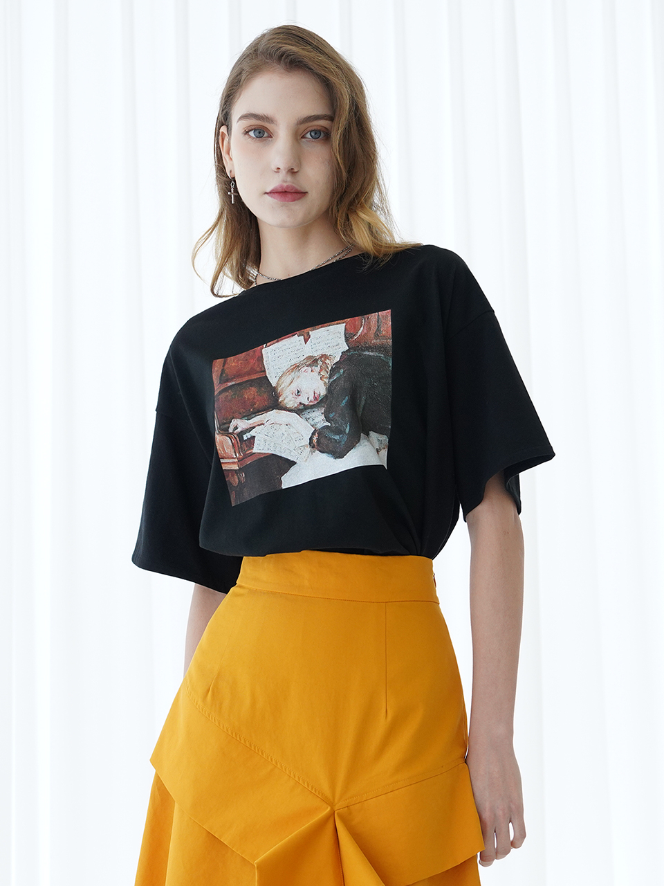 ﻿Piano women oil painting T-shirt (BLACK)﻿