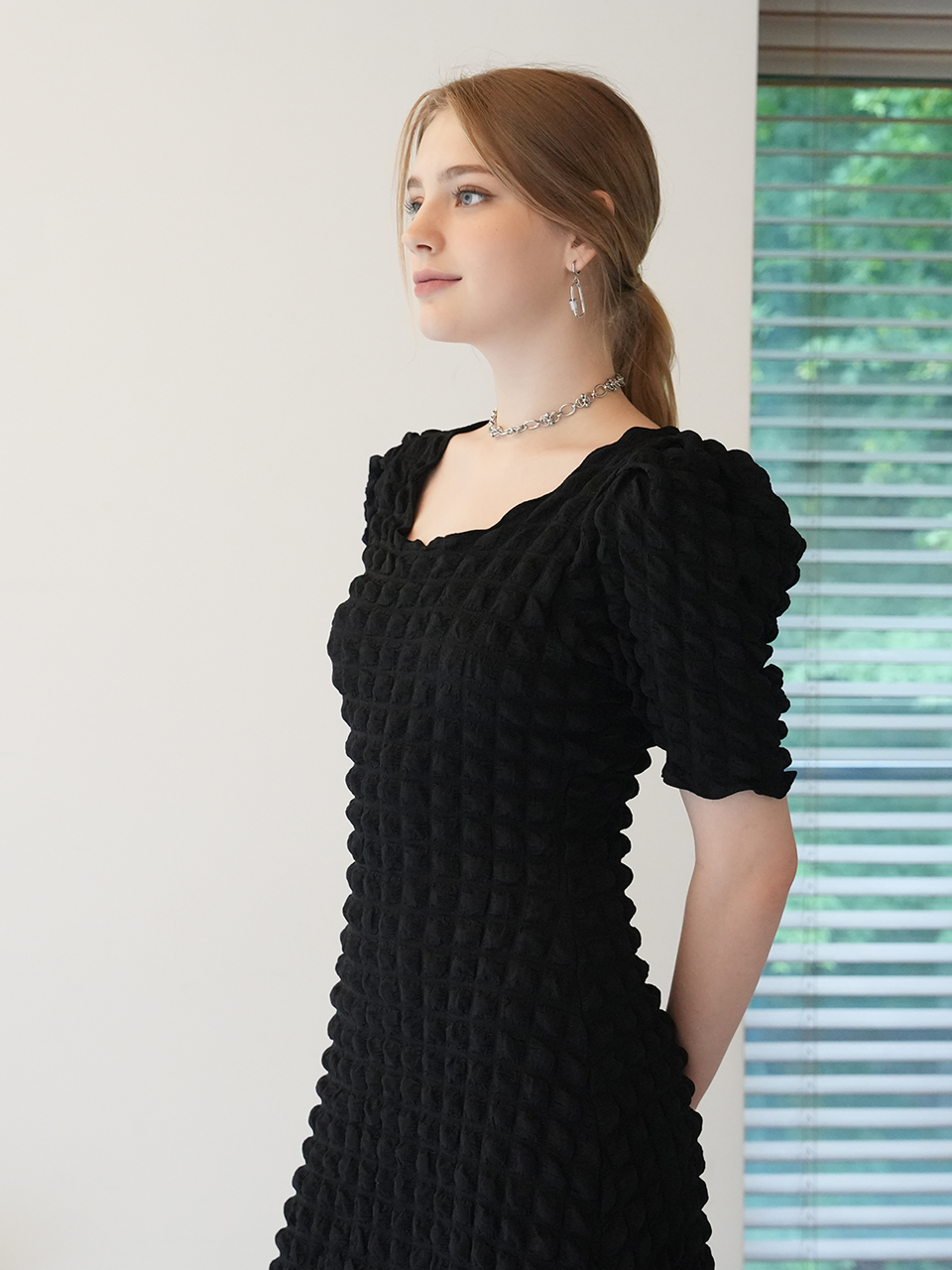 ROLA ﻿Embossed puff-sleeve midi dress (BLACK)﻿